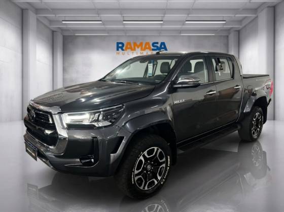 TOYOTA HILUX 2.8 D-4D TURBO DIESEL CD SRX PLUS 4X4 AUTOMÁTICO TOYOTA HILUX 2.8 D-4D TURBO DIESEL CD SRX PLUS 4X4 AUTOMÁTICO